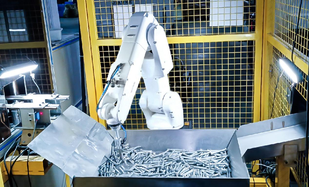 視覺引導螺栓抓取上料 | 某大型汽車零配件廠